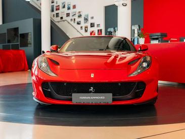 Ferrari 812 Superfast — photo 13