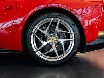 Ferrari 812 Superfast — photo 15