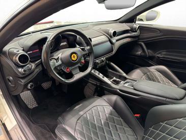 Ferrari GTC4Lusso — photo 10