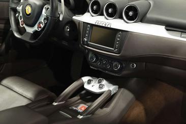 Ferrari FF — photo 13