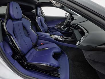 Ferrari 12 Cilindri — photo 17
