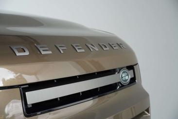 Land Rover Defender D250 — photo 5