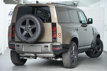 Land Rover Defender D250 — photo 7