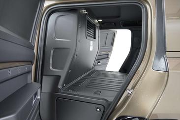 Land Rover Defender D250 — photo 14