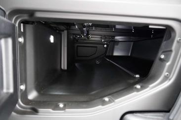 Land Rover Defender D250 — photo 17