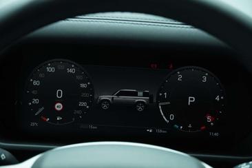 Land Rover Defender D250 — photo 30