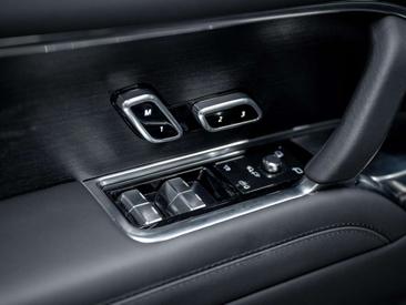 Land Rover Range Rover Autobiography 3.0 P550e PHEV — photo 35