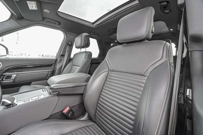 Land Rover Discovery R-DYNAMIC SE D250