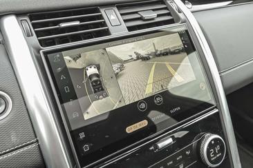 Land Rover Discovery R-DYNAMIC SE D250 — photo 17