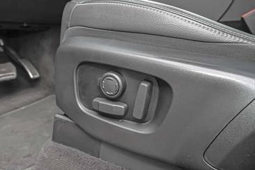 Land Rover Discovery R-DYNAMIC SE D250 — photo 20