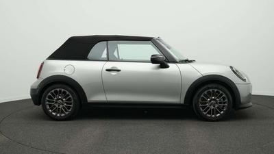 Mini Cabrio Favoured Cooper
