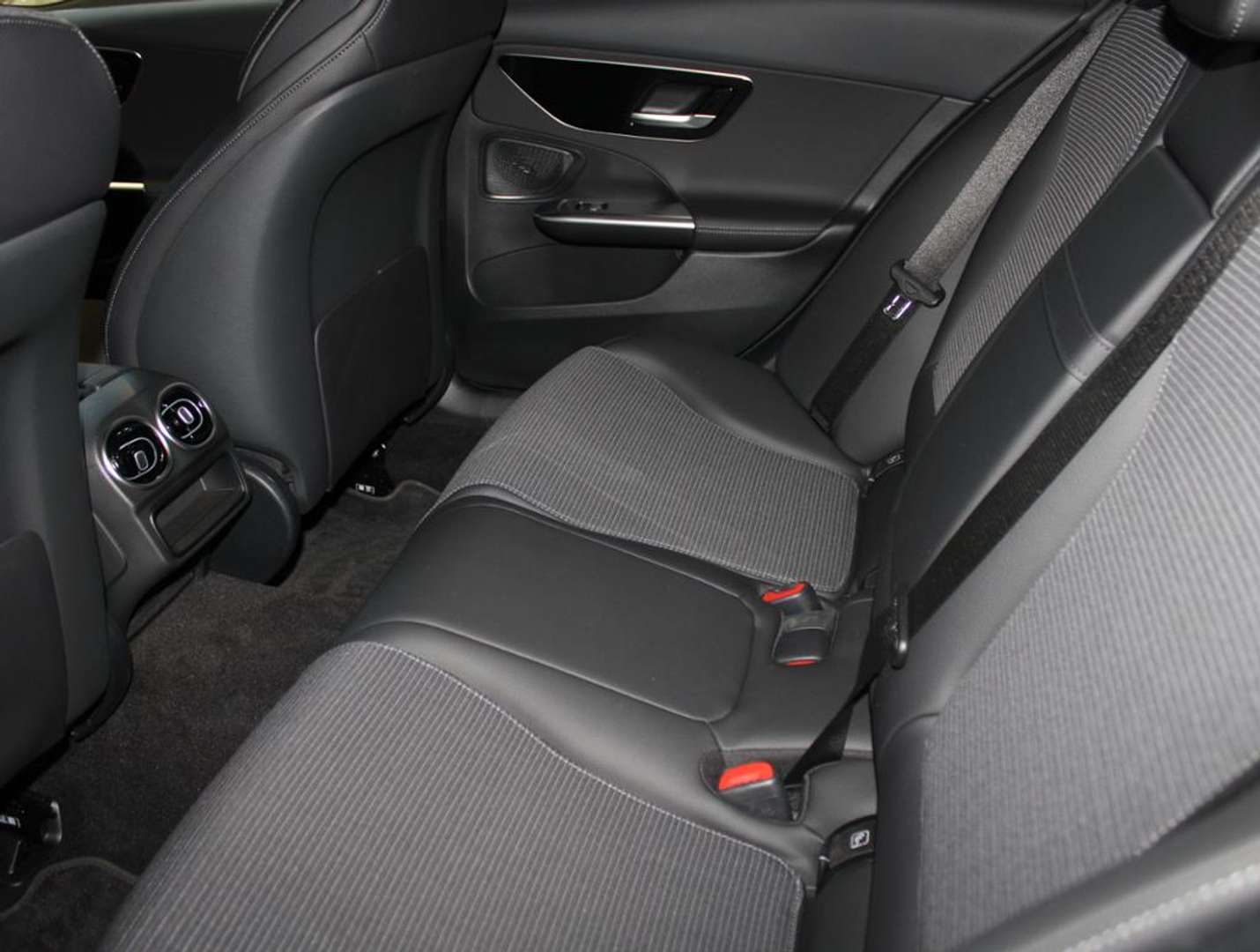 Mercedes Classe C 180 AVANTGARDE - 2024 - Joinsteer - #10