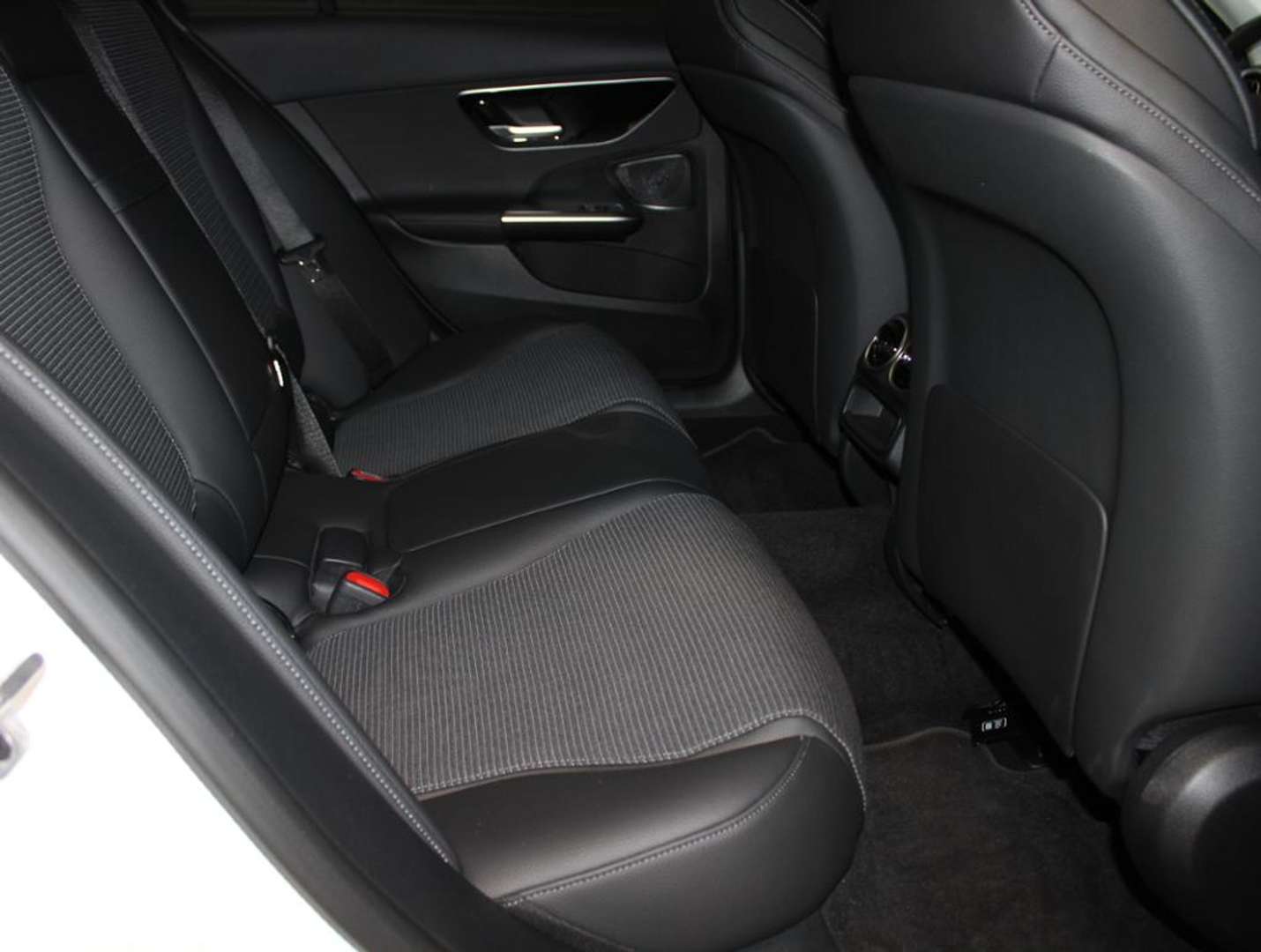 Mercedes Classe C 180 AVANTGARDE - 2024 - Joinsteer - #11