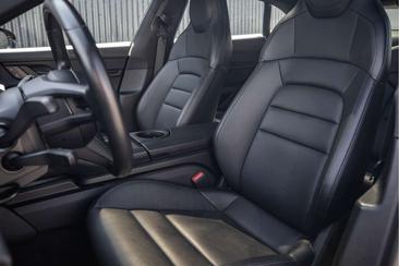 Porsche Taycan — photo 12