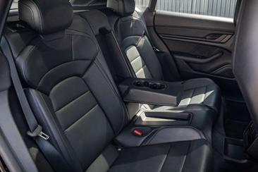 Porsche Taycan — photo 15