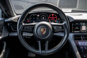 Porsche Taycan — photo 16