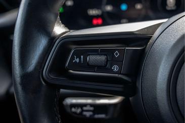Porsche Taycan — photo 18