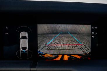 Porsche Taycan — photo 24