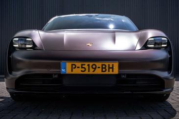 Porsche Taycan — photo 33