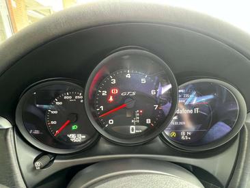 Porsche Macan GTS — photo 14