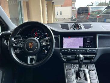 Porsche Macan GTS — photo 15