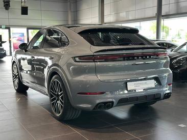 Porsche Cayenne III Turbo E-Hybrid Coupé — photo 13