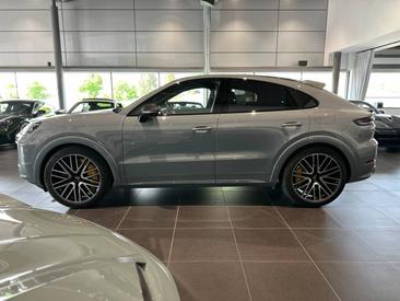 Porsche Cayenne III Turbo E-Hybrid Coupé — photo 18