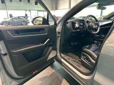 Porsche Cayenne III Turbo E-Hybrid Coupé — photo 27