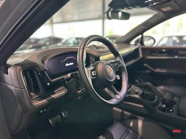 Porsche Cayenne III Turbo E-Hybrid Coupé — photo 30