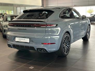 Porsche Cayenne III Turbo E-Hybrid Coupé — photo 44