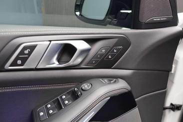 BMW X5 M Sport 50e — photo 15