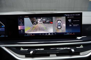 BMW X5 M Sport 50e — photo 44