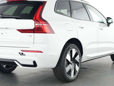 Volvo XC60 T8 Recharge Plus — photo 8