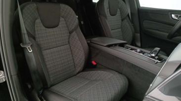 Volvo XC60 T6 Recharge Core — photo 13