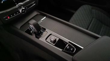 Volvo XC60 T6 Recharge Core — photo 15