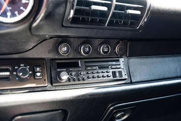 Porsche 993 Carrera 4S — photo 16