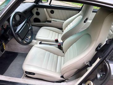 Porsche 964 Carrera 2 — photo 14