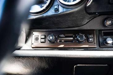 Porsche 993 Carrera 4S — photo 14