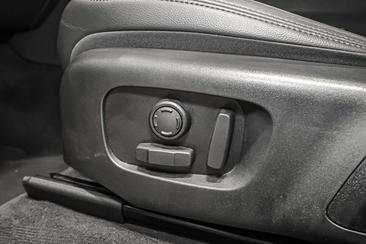 Land Rover Range Rover Velar Dynamic SE P250 — photo 17