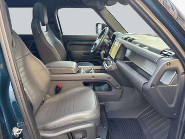Land Rover Defender 110 5-türig Bleu P635 OCTA 467 KW — photo 3