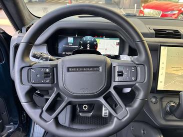 Land Rover Defender 110 5-türig Bleu P635 OCTA 467 KW — photo 16