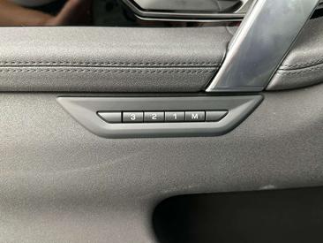 Land Rover Discovery Sport P300e S — photo 13