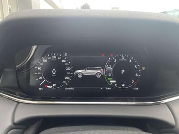 Land Rover Range Rover Evoque R-Dynamic HSE P300e — photo 18