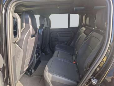Land Rover Defender 110 P635 V8-Mild-Hybrid-Benziner OCTA Bla Noir — photo 5