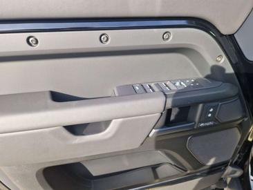Land Rover Defender 110 P635 V8-Mild-Hybrid-Benziner OCTA Bla Noir — photo 13