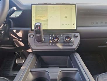 Land Rover Defender 110 P635 V8-Mild-Hybrid-Benziner OCTA Bla Noir — photo 14