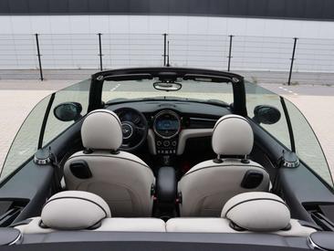 Mini Cabrio COOPER S — photo 18