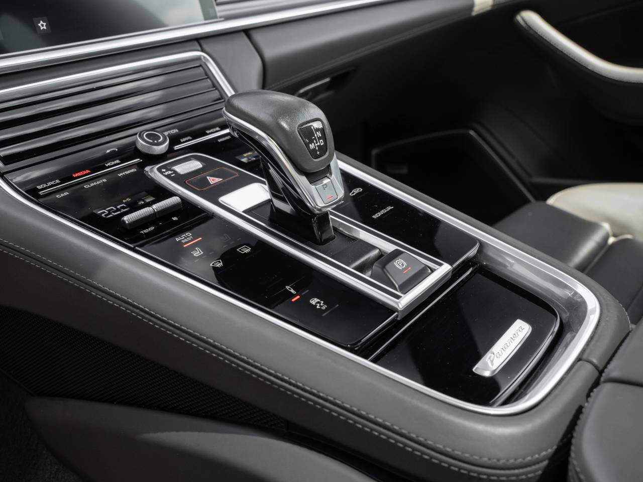 Porsche Panamera II 4 E-Hybrid - 2019 - Joinsteer - #17