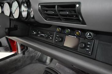 Porsche 964 Carrera 4 Coupe — photo 25