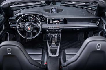 Porsche 992 I Carrera 4S Cabriolet — photo 11